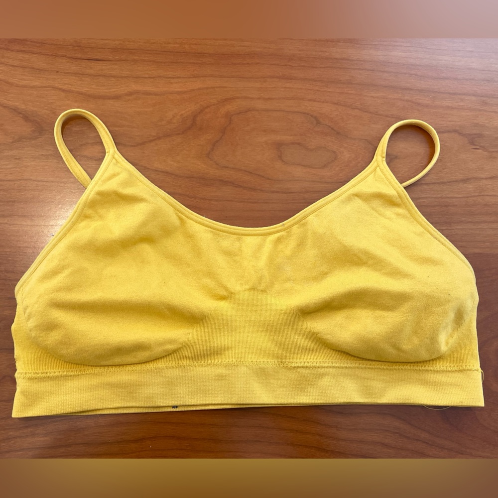 Free ❗️❗️bras with any offer, size medium dark yellow